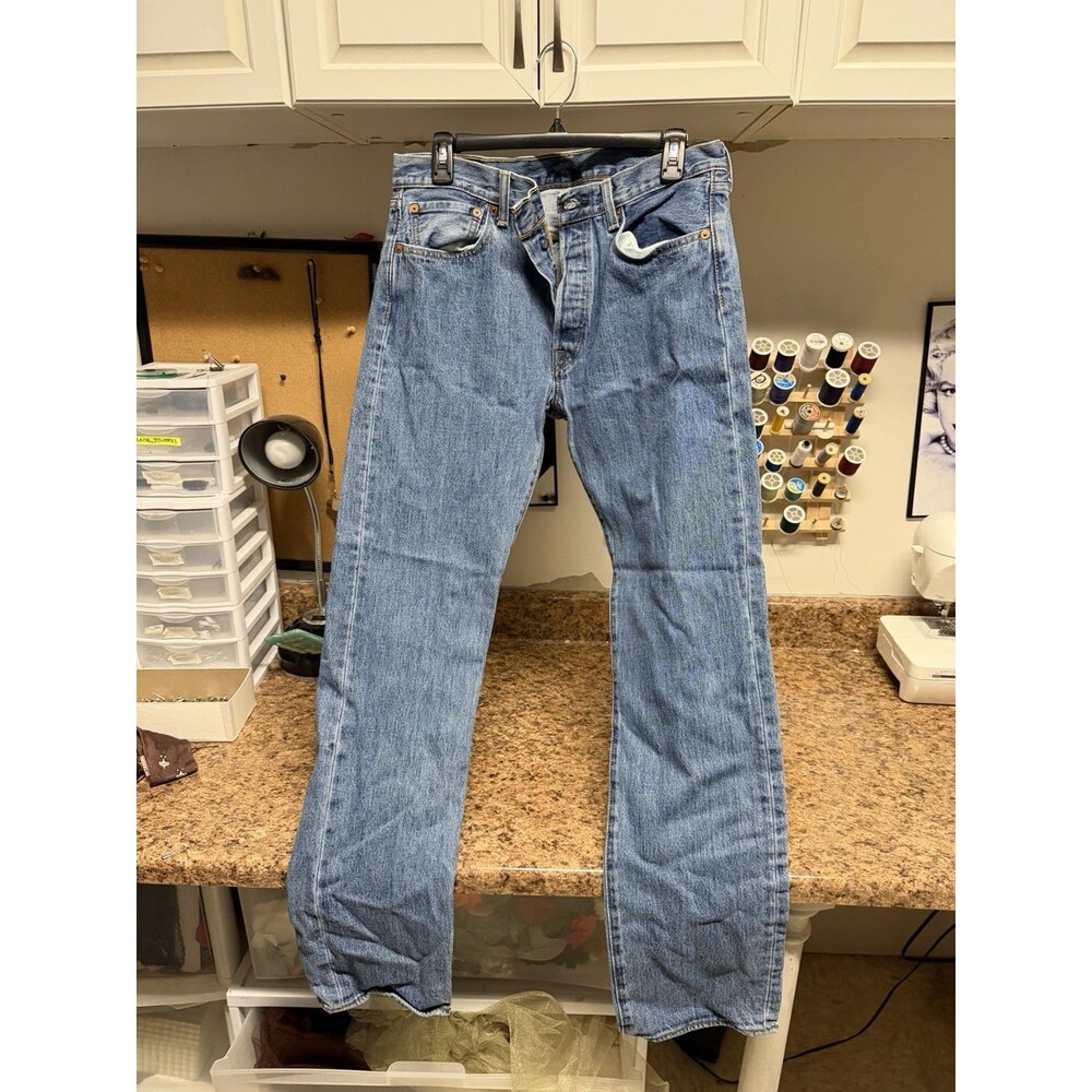 Levi's Men's Blue Denim Jeans Straight Fit Mid Rise Button Fly 5-Pocket